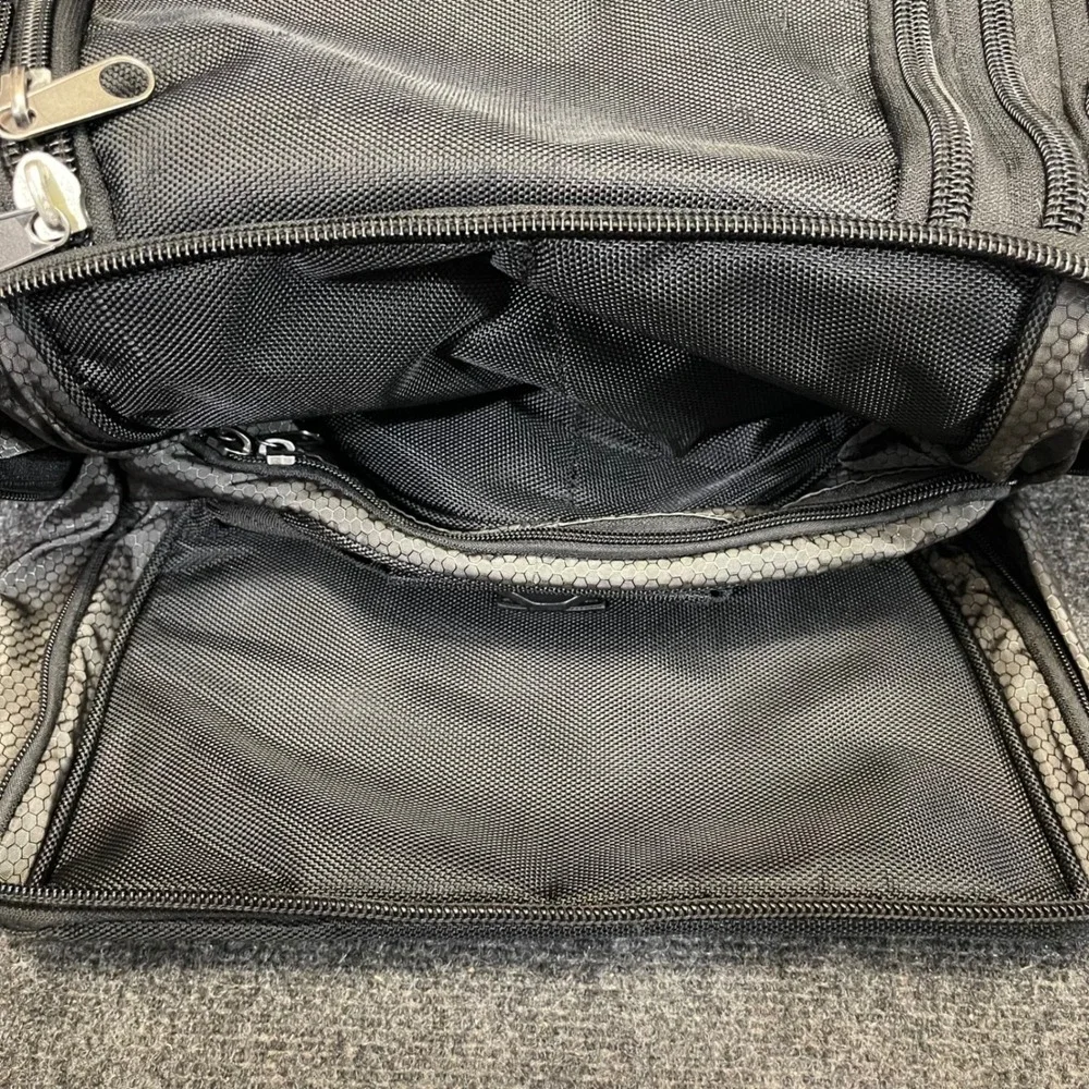 HYLETE Icon XL Gym Travel 1680D Black V150301 Convertible Backpack Duffle Bag